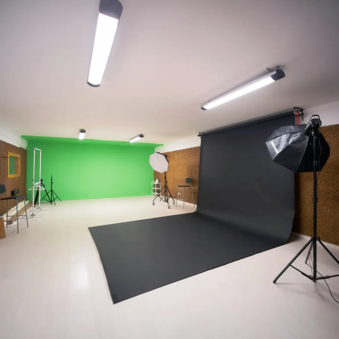 Four Elements Studio - Sala Posa Vuota